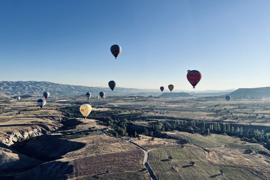 Balonem nad kapadocja wsrod wulkanow winnic i bajkowych kominow12