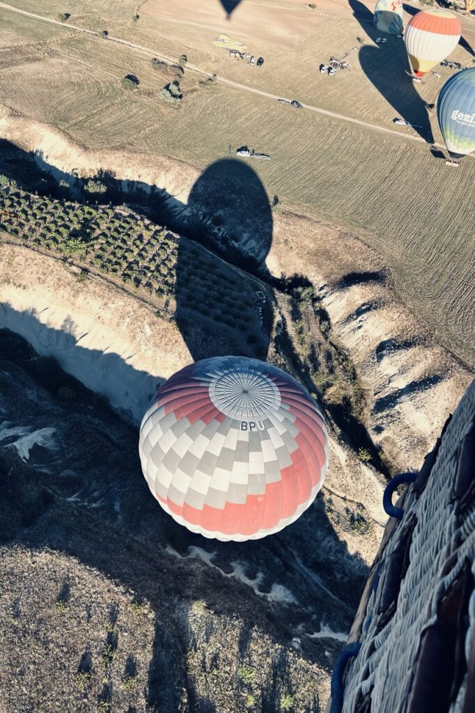 Balonem nad kapadocja wsrod wulkanow winnic i bajkowych kominow14