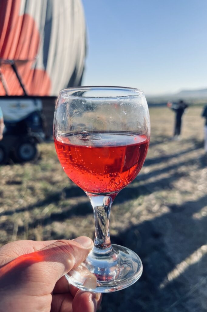 Balonem nad kapadocja wsrod wulkanow winnic i bajkowych kominow17