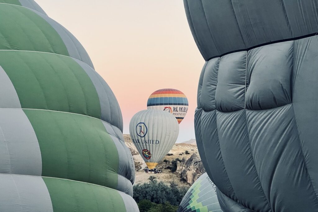 Balonem nad kapadocja wsrod wulkanow winnic i bajkowych kominow2