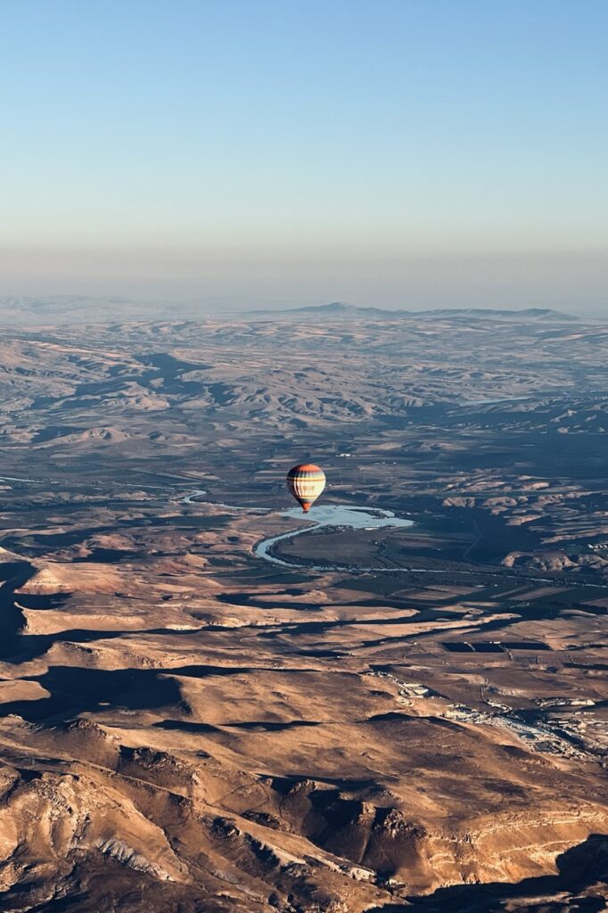 Balonem nad kapadocja wsrod wulkanow winnic i bajkowych kominow5