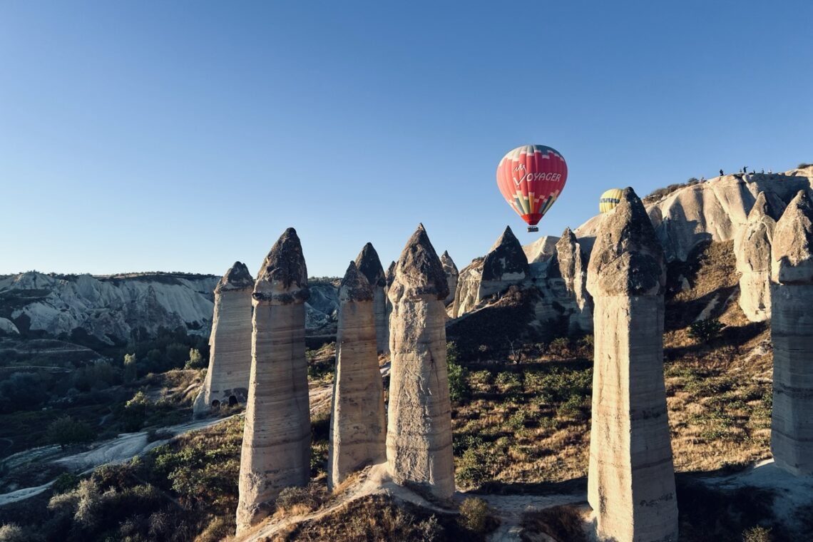Balonem nad kapadocja wsrod wulkanow winnic i bajkowych kominow8